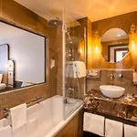 Mercure Paris Ouest 4*