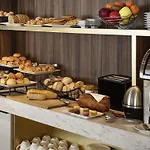 Mercure Paris Ouest 베흑사이으