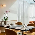 Mercure Paris Ouest 4*
