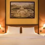 Mercure Paris Ouest 酒店 4*