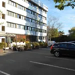 Mercure Paris Ouest 4* Versay