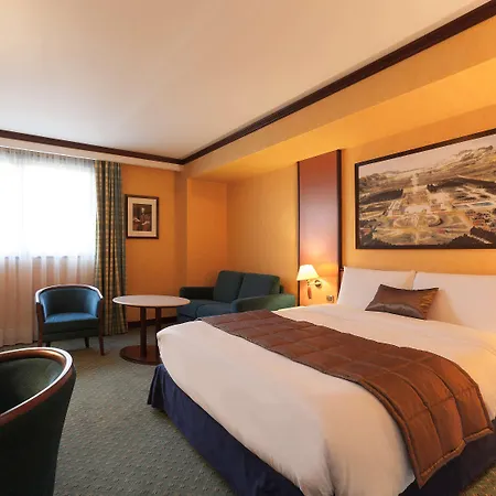 Mercure Paris Ouest Отель