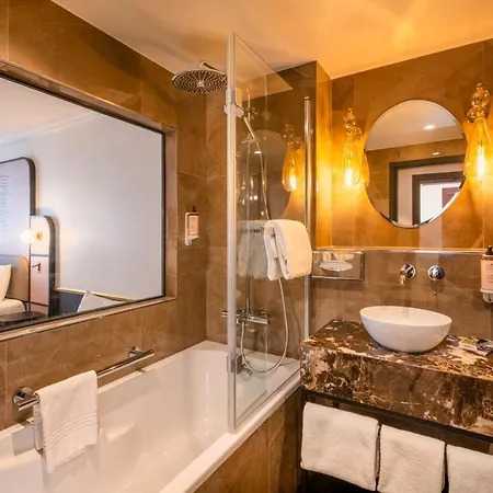 Mercure Paris Ouest 4*