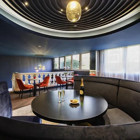 Отель Mercure Paris Ouest 4*