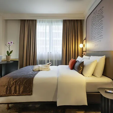 Mercure Paris Ouest 호텔 4*