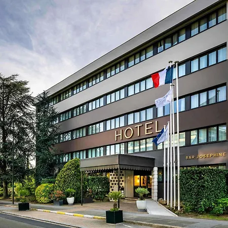 Mercure Paris Ouest 호텔
