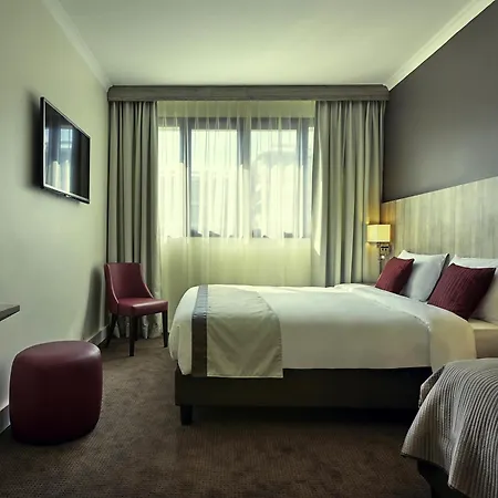Hotel Mercure Paris Ouest 4*