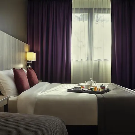 فندق Mercure Paris Ouest 4*