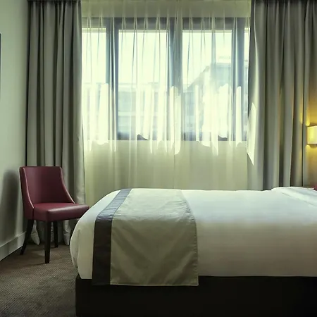 فندق Mercure Paris Ouest فيرفاي