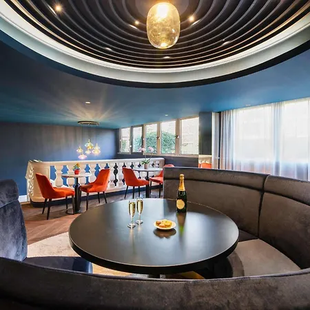 Mercure Paris Ouest فيرفاي