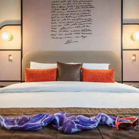 Mercure Paris Ouest 4*