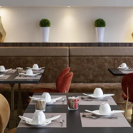 Mercure Paris Ouest Отель 4*