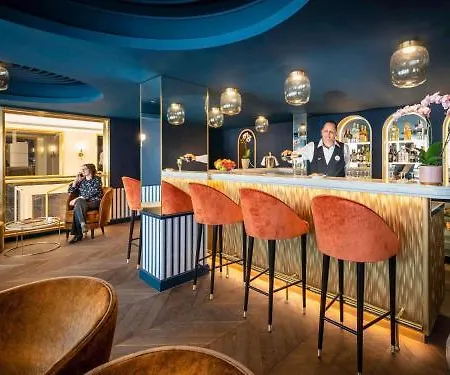 Mercure Paris Ouest Отель Версаль