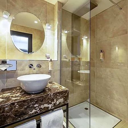 Mercure Paris Ouest 베흑사이으
