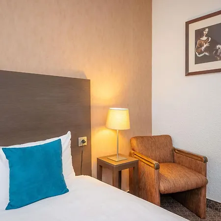 Mercure Paris Ouest Hotel