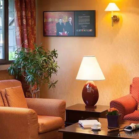 Mercure Paris Ouest 호텔 4*