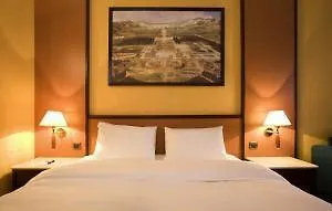 Mercure Paris Ouest Hotel 4*