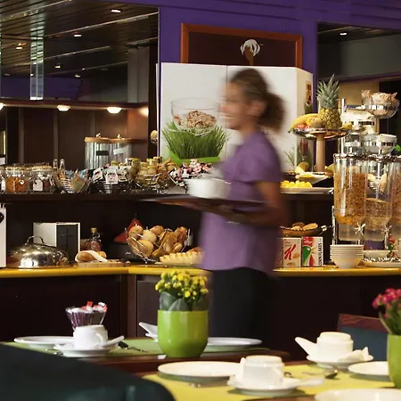 Mercure Paris Ouest ホテル 4*