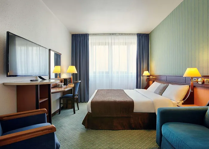 Mercure Paris Ouest Hotel