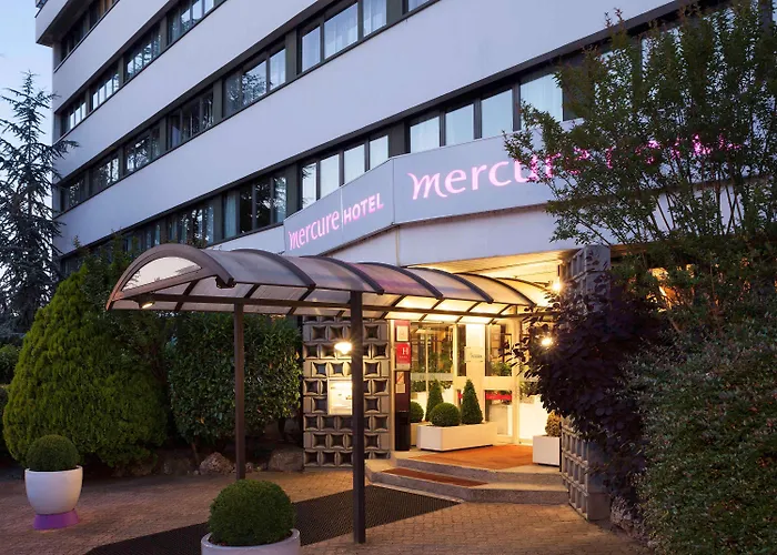 Mercure Paris Ouest Hotel