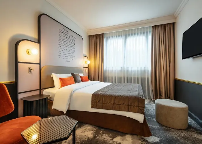 Mercure Paris Ouest Hotel 4*