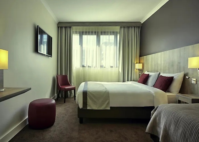 Hotel Mercure Paris Ouest 4*