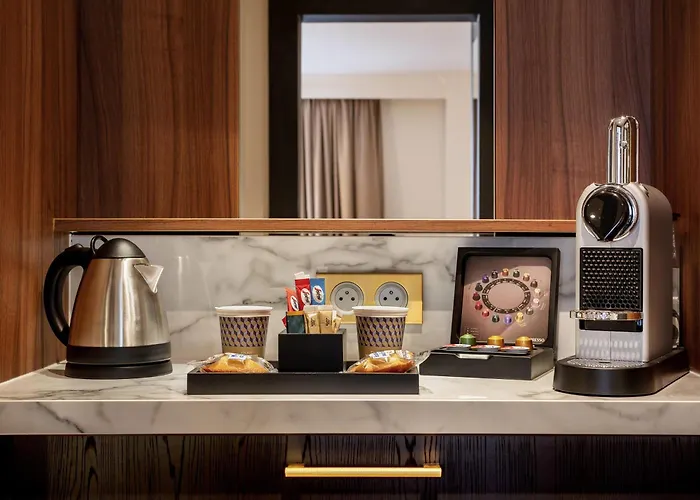 Mercure Paris Ouest Hotel