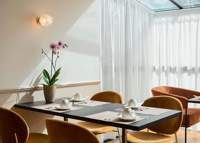 Mercure Paris Ouest 4*