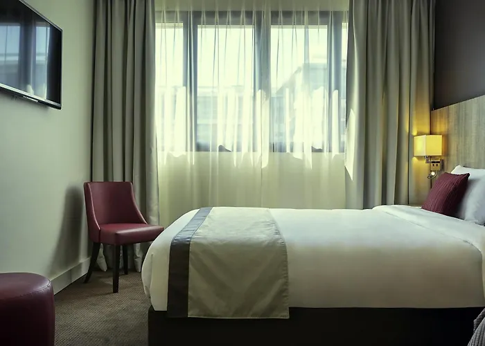 Mercure Paris Ouest Hotel