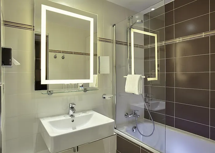 Mercure Paris Ouest Hotel