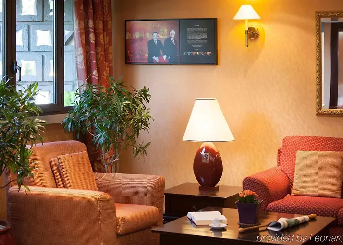 Mercure Paris Ouest Hotel 4*