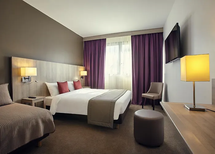 Mercure Paris Ouest Hotel 4*