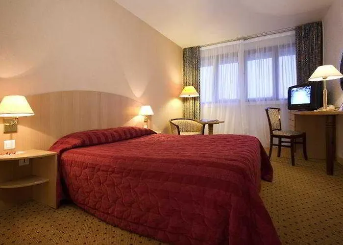 Hotel Mercure Paris Ouest 4*